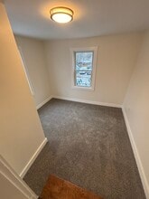 37 Cash St, Unit 37 Cash Street in South Portland, ME - Foto de edificio - Building Photo