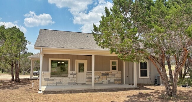 7206 State Hwy 16 S in Bandera, TX - Building Photo - Building Photo