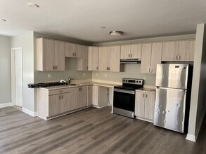 41 Oldfields Rd in Boston, MA - Building Photo - Building Photo