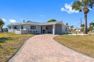 475 115th Ave in Treasure Island, FL - Building Photo - Building Photo
