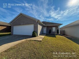 121 Roscommon Rd in Tuscaloosa, AL - Building Photo