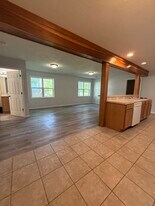 527 W Harper St in Whitewater, WI - Building Photo