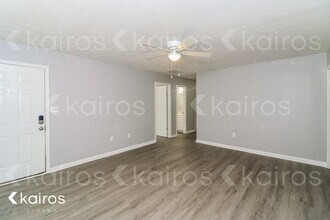 300 Beaver Pointe Dr in Winterville, GA - Foto de edificio - Building Photo