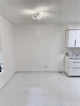 1921 S 8th St in McAllen, TX - Foto de edificio - Building Photo