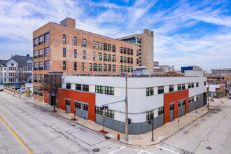 700 Lofts in Milwaukee, WI - Building Photo - Building Photo