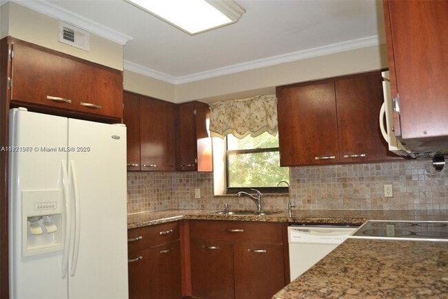 491 Racquet Club Rd in Weston, FL - Building Photo - Building Photo