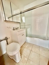 122 Bruce Ave in Yonkers, NY - Foto de edificio - Building Photo