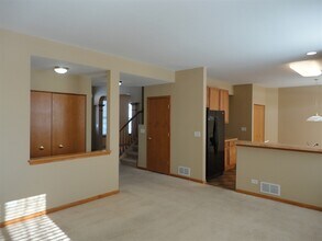 442 Twinleaf Trl in Yorkville, IL - Building Photo - Building Photo