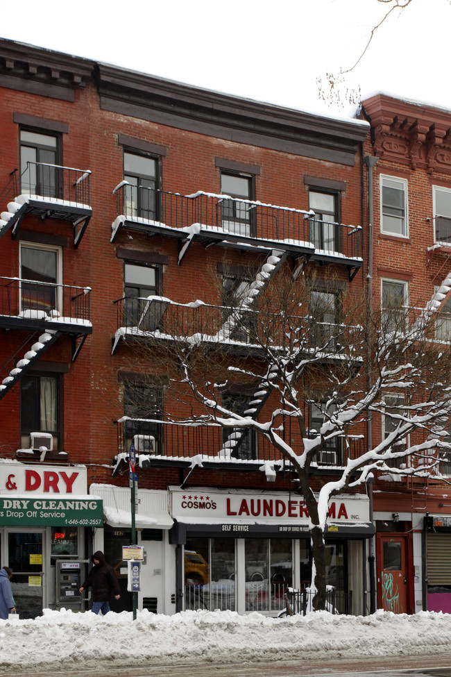 142 1st Ave in New York, NY - Building Photo - Building Photo