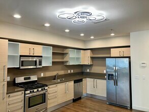 1234 Wilshire Blvd, Unit 540 in Los Angeles, CA - Building Photo - Building Photo