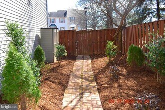1302 Hill Born Dr in Severn, MD - Building Photo - Building Photo