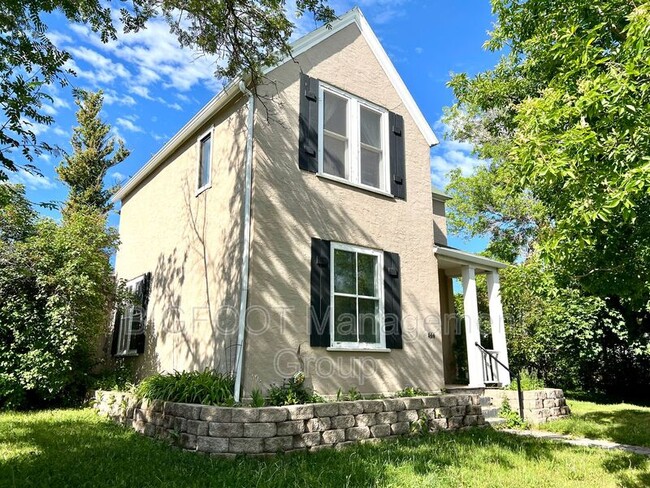 511 Leslie Ave in Helena, MT - Foto de edificio - Building Photo
