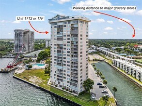 11111 Biscayne Blvd in Miami, FL - Building Photo - Building Photo