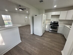 11410 Red Hill Rd in Hearne, TX - Building Photo - Building Photo