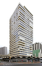 Foster Tower in Honolulu, HI - Building Photo - Building Photo