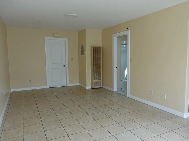 2227 Clyde Ave, Unit Apt #4 in Los Angeles, CA - Building Photo - Building Photo