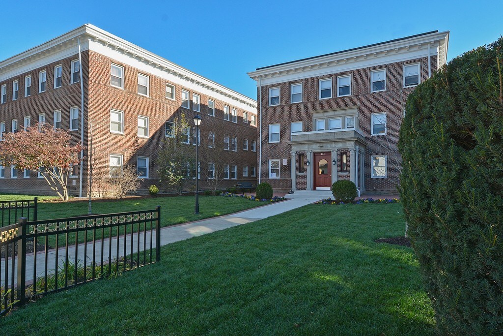 Suburban Court Apartments in Ardmore, PA