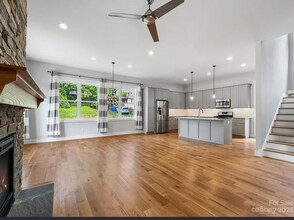 9 Pennsylvania Ave in Asheville, NC - Building Photo - Building Photo