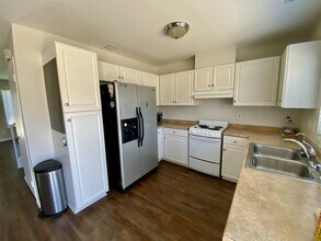 311 Carriage Dr in Santa Ana, CA - Building Photo - Building Photo