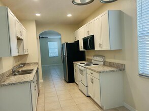 2124 SE Eatonville Dr in Port St. Lucie, FL - Building Photo - Building Photo