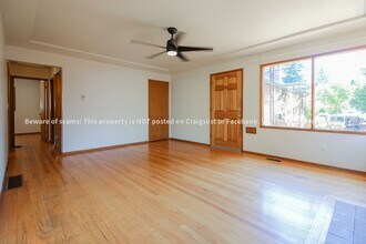 5903 NE 30th Ave in Portland, OR - Building Photo - Building Photo