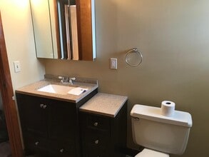 1250 E 276th St, Unit L in Euclid, OH - Building Photo - Building Photo