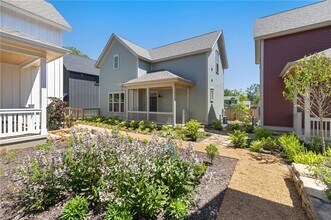 267 E 11th St in Fayetteville, AR - Building Photo - Building Photo