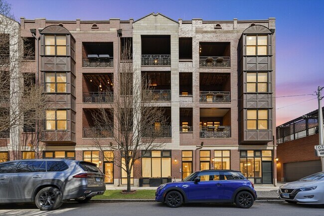 2114 W Rice St in Chicago, IL - Foto de edificio - Building Photo