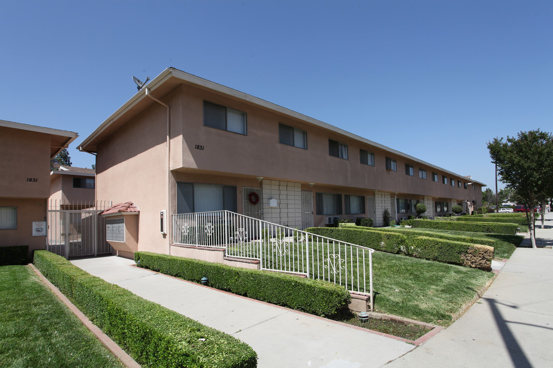 Grovecenter Apartments in West Covina, CA - Building Photo