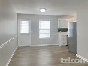 122 Jesse Brown Dr in Goodlettsville, TN - Foto de edificio - Building Photo