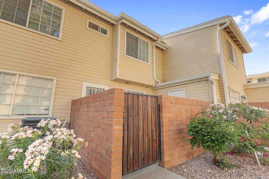 625 S Westwood in Mesa, AZ - Building Photo