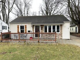 727 Dale St in Normal, IL - Building Photo