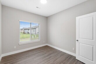 5122 N Cypress St in Bel Aire, KS - Building Photo - Building Photo