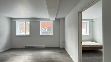 136 Bérard Rue in Montréal, QC - Building Photo - Building Photo