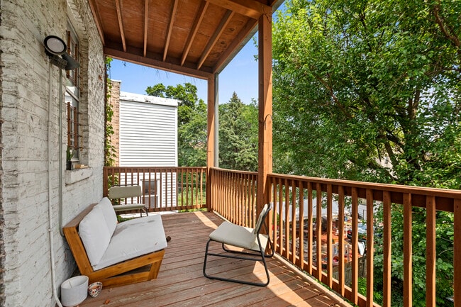 property at 2507 N Sawyer Ave