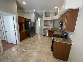 7042 Moss Ledge Run in Land O Lakes, FL - Foto de edificio - Building Photo