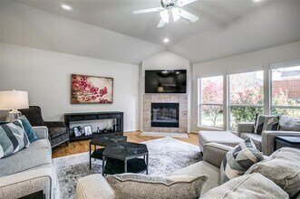 17324 Stedman Dr in Dallas, TX - Building Photo - Building Photo