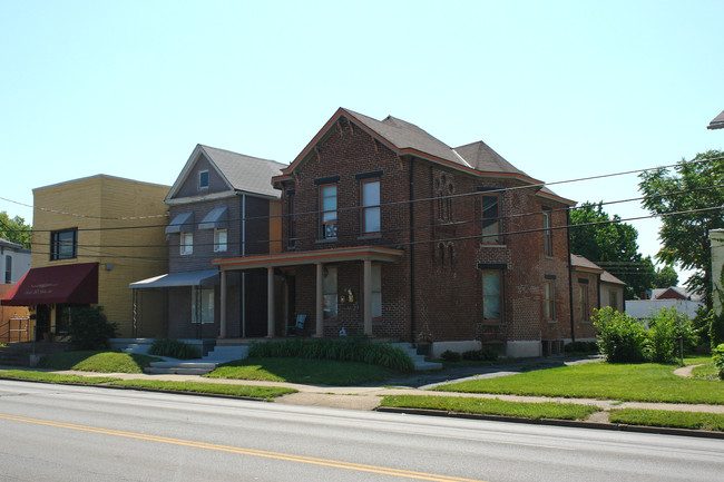 414 S Broadway in Lexington, KY - Foto de edificio - Building Photo