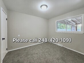 15334 Oldham St in Taylor, MI - Building Photo - Building Photo