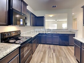 12318 Commander Dr in San Antonio, TX - Building Photo - Building Photo