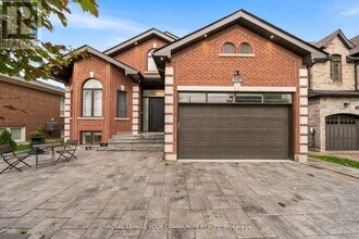 72 A Oxford St in Richmond Hill, ON - Building Photo - Building Photo