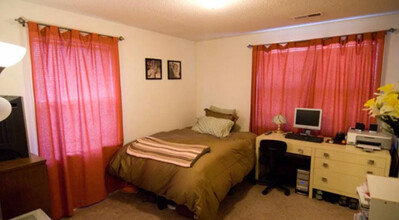 Room in Condo on Carlton Ave in Raleigh, NC - Building Photo - Building Photo