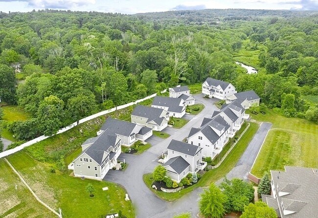 7 Commodore Way in Westford, MA - Building Photo - Building Photo