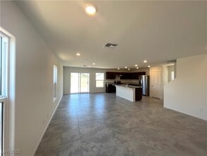 8694 Glen Echo Ave in Las Vegas, NV - Building Photo - Building Photo