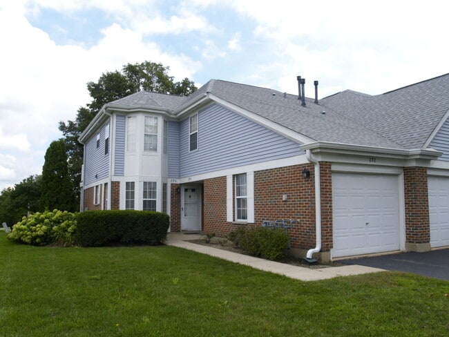 property at 290 Green Knoll Ln
