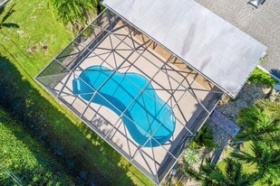 8148 SE Coconut St in Hobe Sound, FL - Building Photo