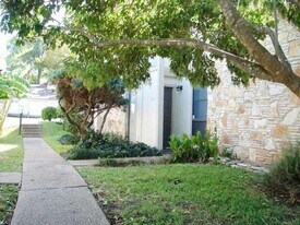 1734 Timberwood Dr in Austin, TX - Building Photo