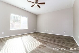 13771 W Mauna Loa Ln in Surprise, AZ - Building Photo - Building Photo