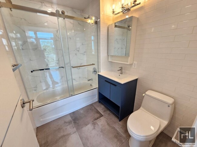 Northern Boulevard in Queens, NY - Building Photo - Building Photo
