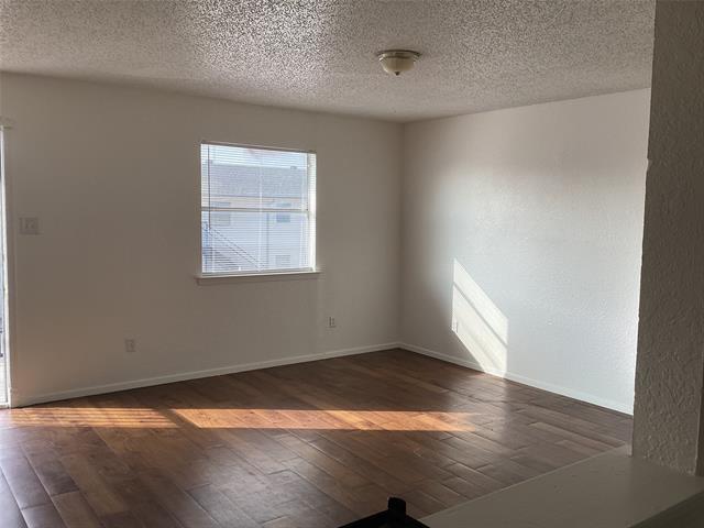 300 S State Hwy 78 in Farmersville, TX - Foto de edificio - Building Photo